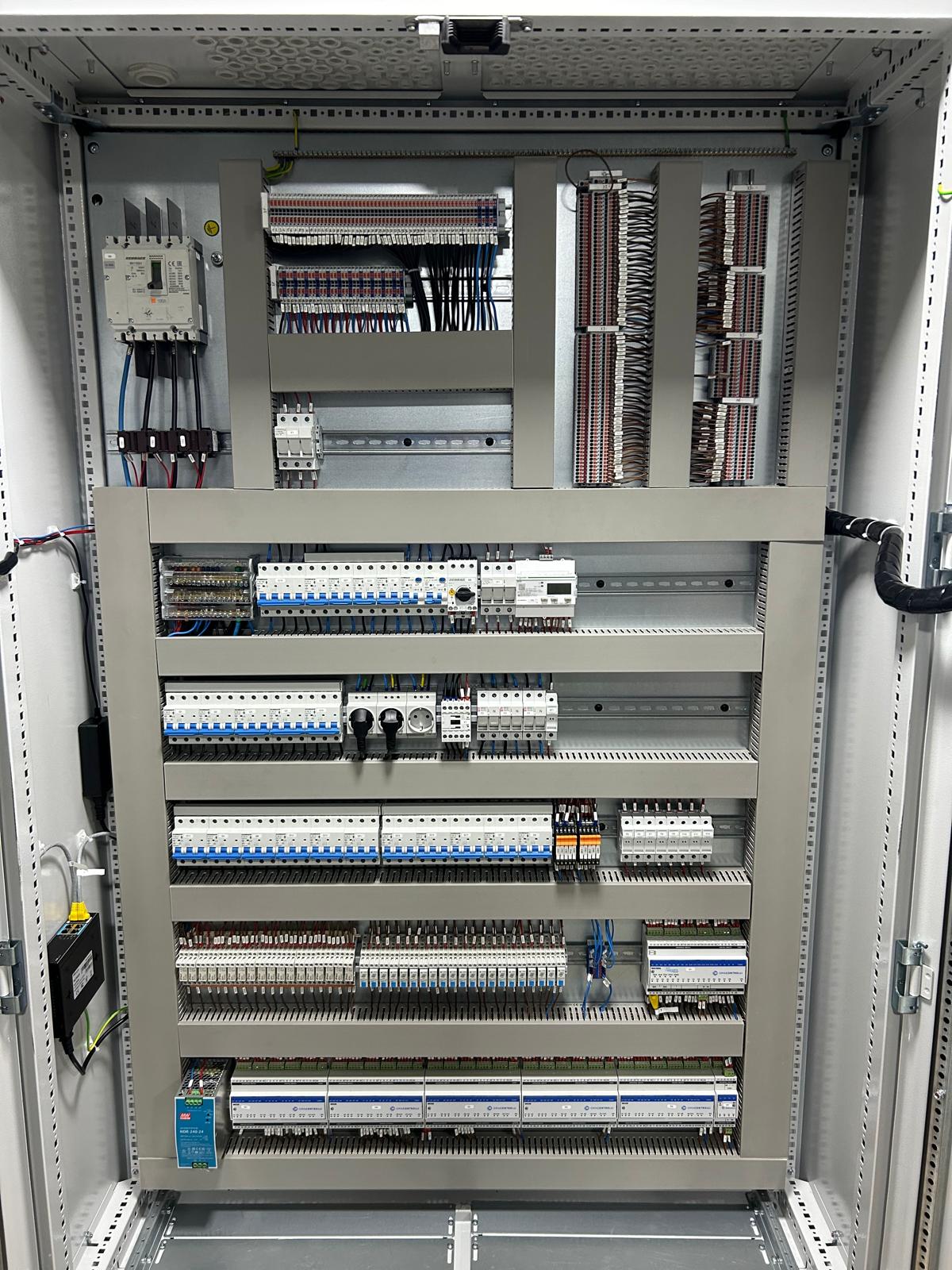 Tablou de automatizare pentru integrare BMS